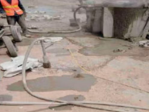 合水水泥混凝土路面板底注浆技术 路面脱空注浆整治方案